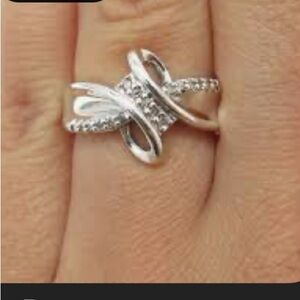 Vintage Sterling Silver Diamond Wrapped Twirled Ring Cut